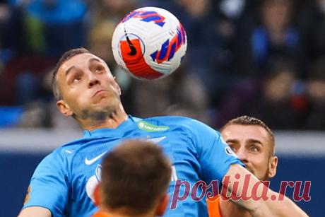 Бывший тренер «Зенита» рассказал о роли украинского игрока в трансфере Дзюбы. Бывший главный тренер «Зенита» Властимил Петржела высказался о переходе Артема Дзюбы в турецкий «Адана Демирспор». По мнению специалиста, определенную роль в осуществлении трансфера сыграл украинский защитник команды Ярослав Ракицкий, вместе с которым россиянин играл за сине-бело-голубых.