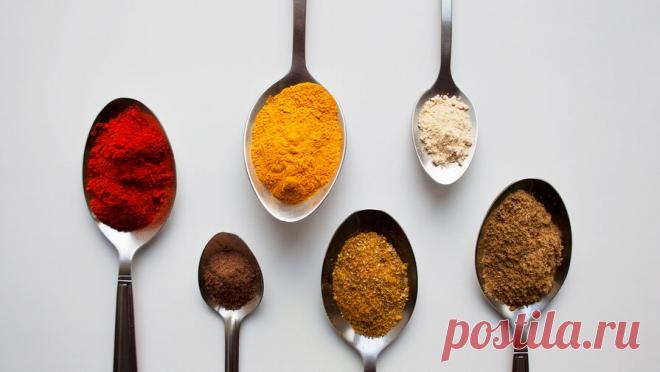 Врач рассказала, какие специи укрепят иммунитет зимой. В зимний сезон поддерживать здоровье и поднимать настроение помогут различные специи, среди которых корица, имбирь и черный перец. Об этом kp.ru рассказала эксперт СберЗдоровья, врач-эндокринолог Вероника Неудахина. "Иммунитет ...