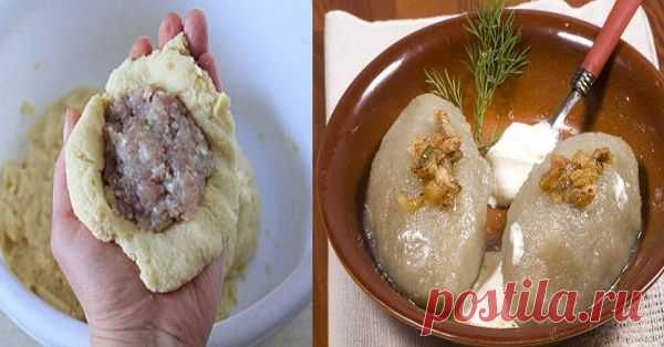 Цеппелины по-литовски. 
=Картофель 12 шт. 
Свиной фарш 300 г 
Яйцо 1 шт. 
Крахмал 1 ч. л. 
Пшеничная мука 0,5 стак. 
Соль по вкусу 
Черный перец (молотый) по вкусу