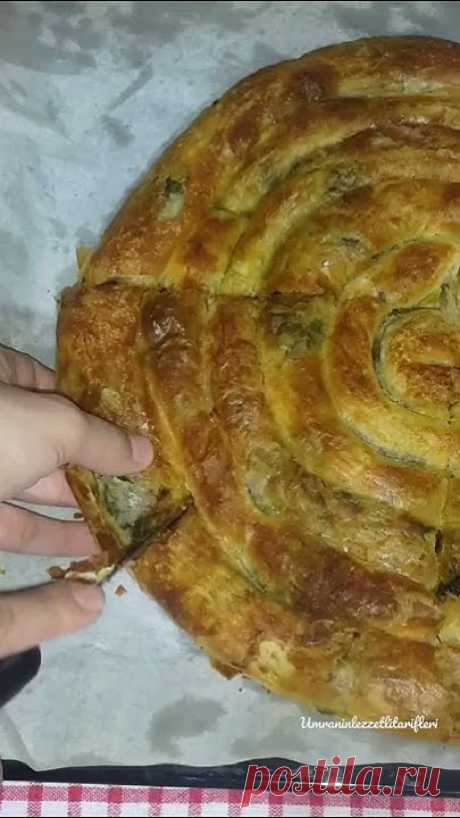 Çıtır ıspanaklı börek tarifi / bu hamur kendiliğinden açılıyor / el açma...