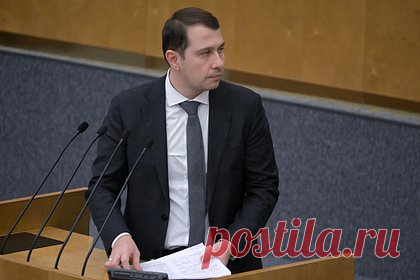 Россиянам массово списали долги без суда. За более чем три года действия механизма внесудебной процедуры банкротства россиянам массово списали долги на общую сумму в 6,3 миллиарда рублей. Об этом заявил первый замминистра экономического развития Илья Торосов, его слова приводит РБК. За это время в России были запущены почти 30 тысяч процедур банкротства.