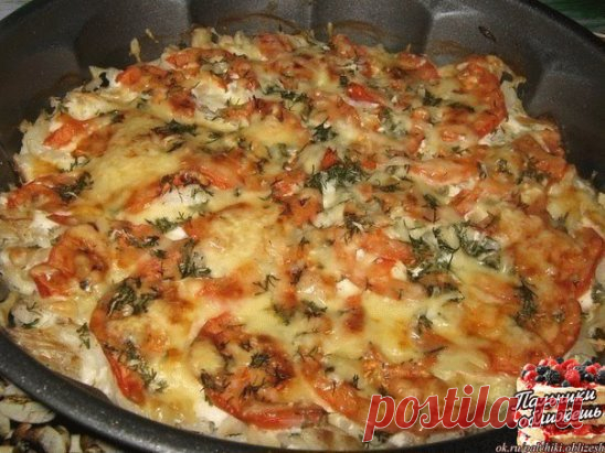 Рыба запечённая с помидорами и сыром.
Рецепт из разряда:быстро и вкусно!
Ингредиенты:
филе не жирной рыбы (у меня треска) 600-700 гр.
помидор 1 шт.
сметана 3-4 ст.л.
чеснок 3-4 зубч.
зелень свежая по вкусу (я добавила укроп)
соль,перец
сыр твёрдый 50-70 гр.
Приготовление:
Рыбу нарезать на не большие кусочки,посолить,поперчить.Выложить рыбу в форму для запекания.Посыпать мелко нарубленным чесноком.Сверху смазать сметаной.Помидор тонко нарезать полукольцами,выложить следующим слоем.Посолить.З