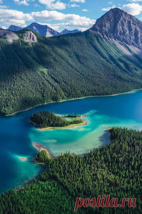 banshy:
“ Canadian Rockies // Andy Best
”