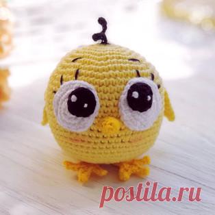 Цыплёнок амигуруми. Схемы и описания для вязания игрушек крючком! Бесплатный мастер-класс от Марии @studio.wow_official по вязанию цыплёнка крючком. Высота вязаной игрушки примерно 7 см. Для изготовления такого мален…
