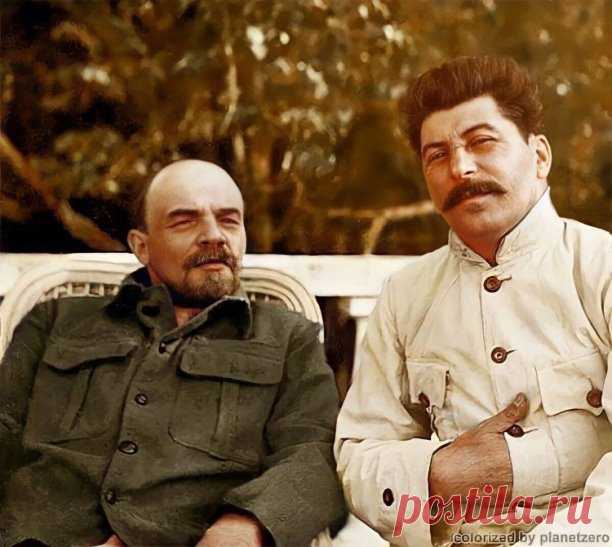 Почему народ уважал (и продолжает уважать) Ленина и Сталина?

Потому что новая жизнь без спекулянтов, кулаков, дворян и помещиков, до 1917 года народу и не снилась. Массы безграмотных крестьян верили в Муравию, Беловодье и прочие мифы о счастливой и свободной стране, а тут, в СССР, к 1936 году, как бы ни изливали сегодня желчь, в бессильной злобе, антисталинисты всех мастей и расцветок, был построен коммунизм в его первой, начальной фазе. Вот за это все трудящиеся Страны С...