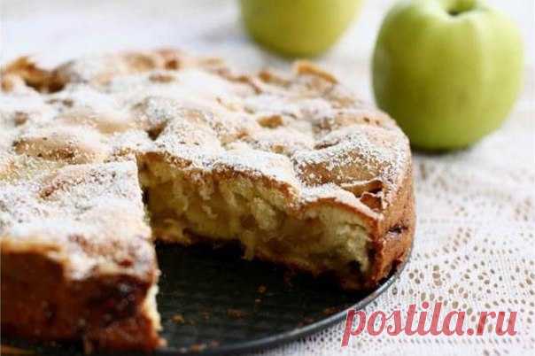 Шарлотка с яблоками и корицей. 

мука — 1 ст. 
сахар — 1 ст. 
яблоки — 3 шт. 
Показать полностью…