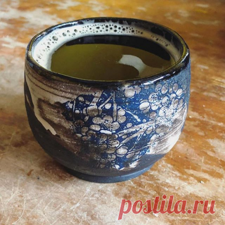 Such a beautiful tea cup from kitty, decorated with our sanbao ceramic decal! @themuddyyogi 
#ceramicdecal #teacup #tea #handmade