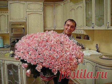 Букет жене в рождения сына. Сыну годик. 365 роз за каждый счастливый день в году... Респект !!!
