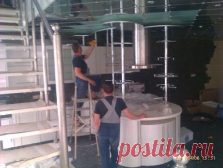 Инструкция по сборке кухонного гарнитура.
Спец предложение от установщиков мебели: "Матросский танец Яблочко" :-)