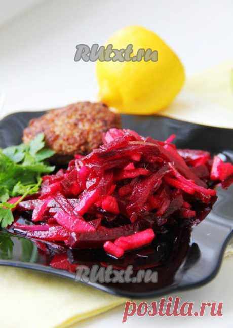Салат с свеклой, сельдью и яблоком + 33 рецепта салатов из сельди