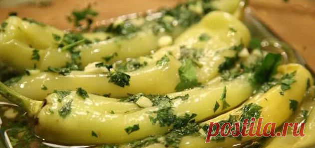 Маринованный перец Цицак . Закуска, вах! Простой, но удивительно вкусный рецепт приготовления перца, порадует любителей остренького. Закуска получается такая, что не передать словами, отлично подходит к картофелю и мясу.

Ингредиенты
1300 гр. острого перца
250 мл воды
250 мл растительного масла
1 головка чеснока
50 гр. сахара
70 гр