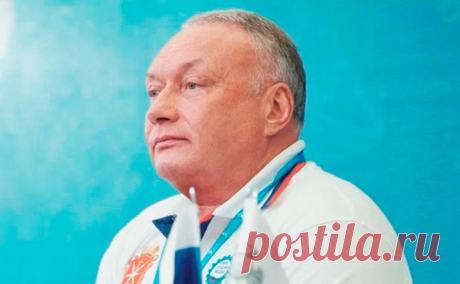 Генпрокурор в Совфеде показал сенаторам копию уголовного дела Савельева. Генеральный прокурор показал членам Совета Федерации копии материалов уголовного дела в отношении сенатора Дмитрия Савельева перед голосованием о снятии с него неприкосновенности.