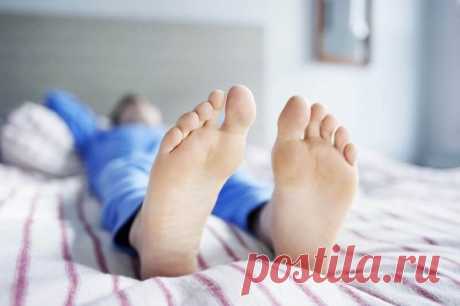 Синдром беспокойных ног. Как избавиться в домашних условиях? Синдром беспокойных ног. Как быстро снять приступ в домашних условиях? Способ достаточно необычный, но, как говорят, помогает почти сразу.