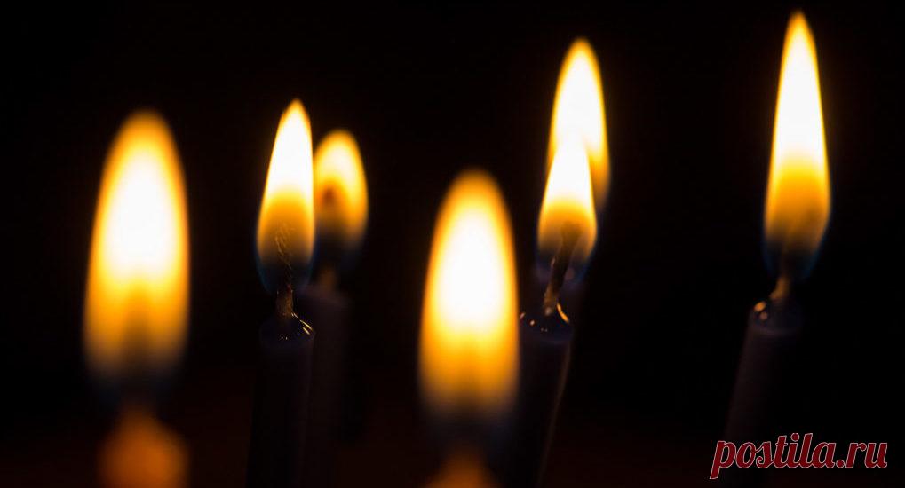 Что такое панихида? Как заказывают панихиду по усопшему? Можно ли служить панихиду в воскресенье? Как совершается панихида? Сколько длится панихида?