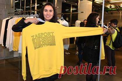 Олимпийская чемпионка из России получила гражданство США. Олимпийская чемпионка 2012 года по художественной гимнастике в групповом многоборье в составе сборной России Анастасия Назаренко получила гражданство США. Спортсменка, родившаяся в Калининграде и переехавшая в США несколько лет назад, устроила вечеринку в честь этого события.