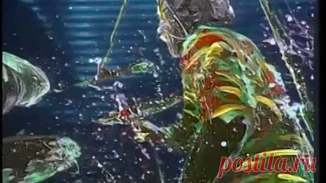Queen - The Show Must Go On (Official Video)
