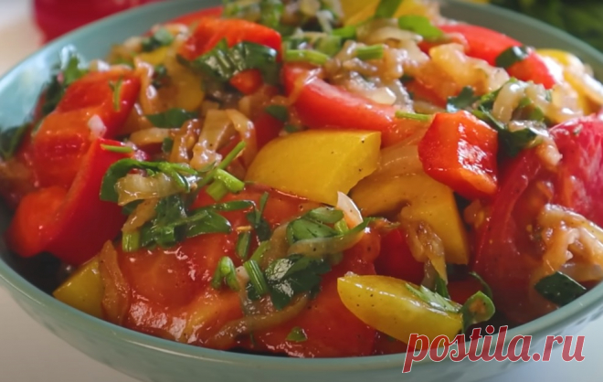 Оригинальный салат из помидоров Необычный салат из помидоров и жареного лука. Отлично подойдет в качестве гарнира к мясу или рыбе. Получается невероятно вкусный и довольно необычный. Рекомендую попробовать! Необходимые продукты 500 грамм...