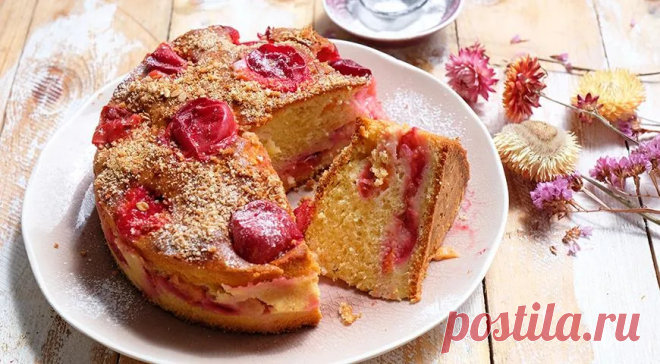 Шарлотка со сливами,