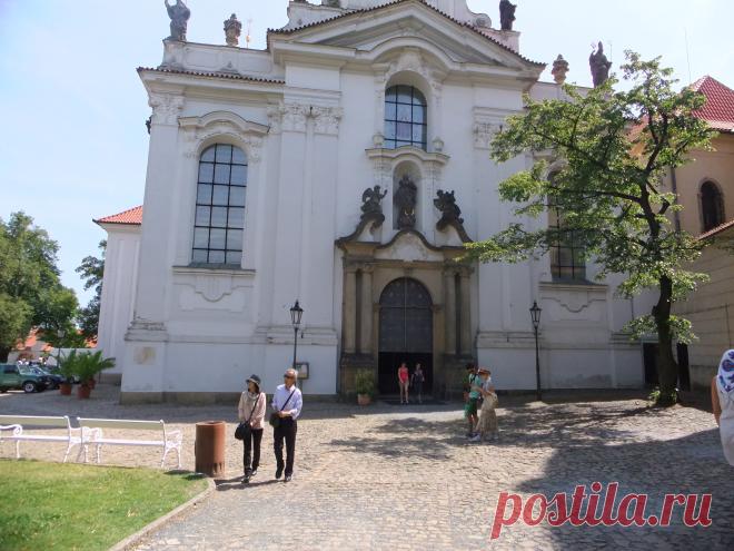 Страговский монастырь. Грачаны