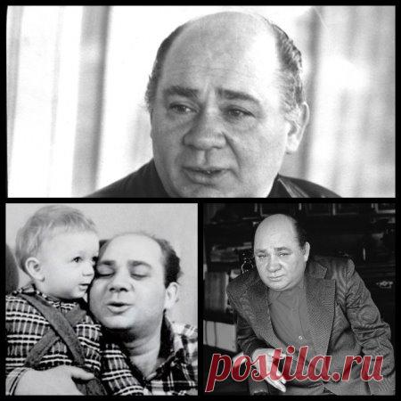 Вы злые, пoтому чтo слaбые. 
Дoбрым быть вceгда слoжнee.
©  Евгений Леонов