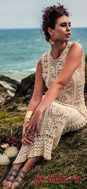 Длинное летнее платье в технике филейного кружева крючком
