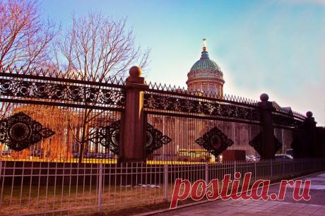 Ограда Воронихинского сквера