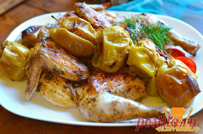 Курица с яблоками запеченная в духовке | Рецепты с фото для любого меню
1 небольшую курицу (грамм 800); 10 маленьких яблок кислых сортов; 1 ч. л. аджики; 2 ст. л. майонеза; 1 ч. л. кетчупа; 1 ч. л. приправы «хмели-сунели»; 1/3 ч. л. молотого чёрного перца; 1/4 ч. л. молотой паприки; хорошую щепотку соли.