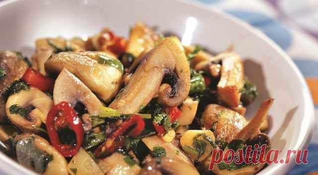 5 праздничных салатов с шампиньонами. Что ни блюдо — радость для глаз и настоящее удовольствие. А заправка какая! — Домашняя кулинария