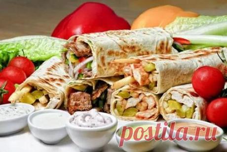 Соус для шаурмы в домашних условиях, как в ларьках: 10 рецептов пошагово с фото 06.07.2017. Добрый всем день! В предыдущей статье вы познакомились с шаурмой по-домашнему, в этой предлагаю вашему вниманию самые популярные и вкусные соусы, которые сделают ее еще более вкусной и ароматной. Ну, а тем кто не знает что такое шаурма или шаверма и как ее готовить, предлагаю заглянуть в эту статью: Хочется еще сразу отметить, что соусов к этому блюдо не счесть, у каждого шеф-повара...