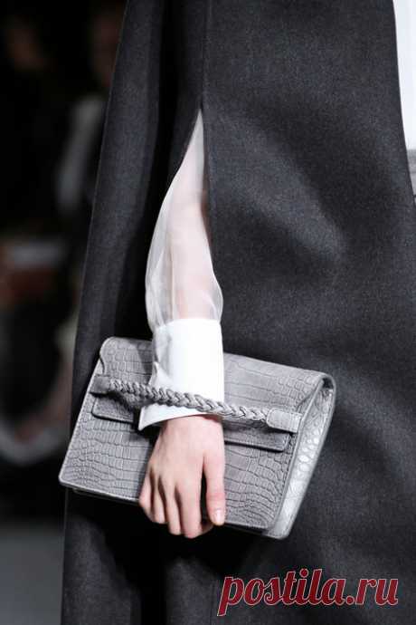 Valentino Fall/Winter 2014 Runway Bag Collection | Spotted Fashion Introducing the Valentino Fall/Winter 2014 Runway Bag Collection. This season Valentino created gorgeous braided handled shopping totes and clutch bags for