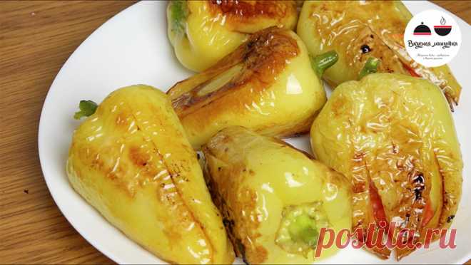 Жареный перец с чесноком и помидорами