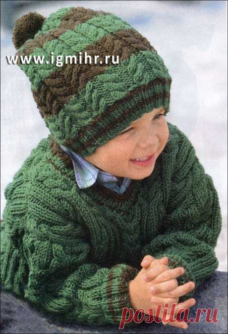 Зеленый пуловер и шапочка с косами, для мальчика 2-8 лет. Спицы