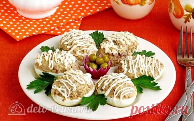 Яйца, фаршированные шпротами