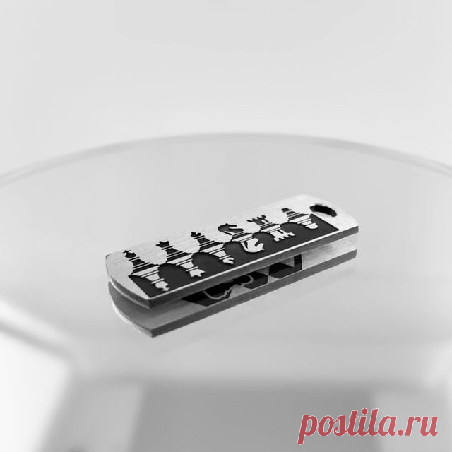 Шахматы – это игра королей. Сложная и в ту же минуту изящная и простая игра. В ней очень важно уметь концентрироваться и просчитывать ходы противника. 

Такая серебряная подвеска отлично будет концентрировать своего владельца на поставленной цели.
На обратной стороне рекомендуем запечатлеть свой будущий рекорд!😉
Серебро 925. Подвеска-кулон с изображением шахматных фигур. Все изделия делаются на заказ! Цены от 5000 р и зависит от комплектации. По времени 1-2 дня. Для заказ...