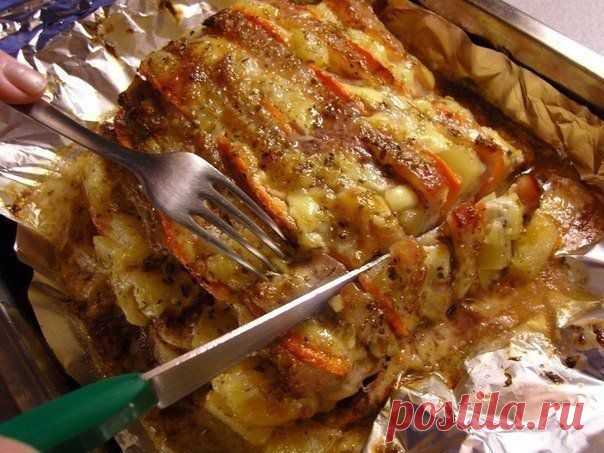 Свинина - книжка с ананасом и морковкой.