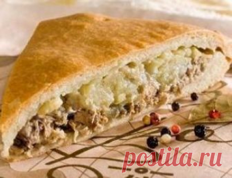 Пирог с консервированной рыбой в мультиварке Очень нежный и вкусный пирог. Легок в приготовлении