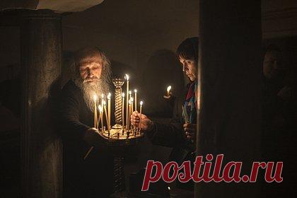 В РПЦ отреагировали на ситуацию вокруг Киево-Печерской лавры. Зампредседателя синодального отдела Московского патриархата по взаимоотношениям Церкви с обществом и СМИ Вахтанг Кипшидзе отреагировал на ситуацию вокруг Киево-Печерской лавры. В беседе с «Лентой.ру» он заявил, что киевские власти занимаются богоборческой деятельностью.