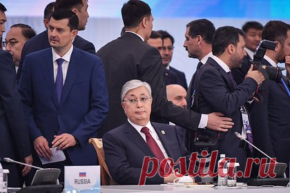 Токаев назвал «заслон узурпации» власти в Казахстане. Глава Казахстана Касым-Жомарт Токаев назвал однократный семилетний срок президентства «заслоном узурпации» власти. «Однократный семилетний срок президентства придаст (...) динамику процессу обновления в обществе и государстве, создаст надежный заслон попыткам монополизации и даже узурпации власти», — считает он.