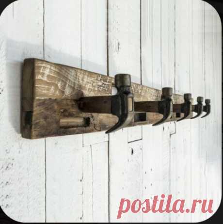 ВЕШАЛКА ИЗ МОЛОТКОВ