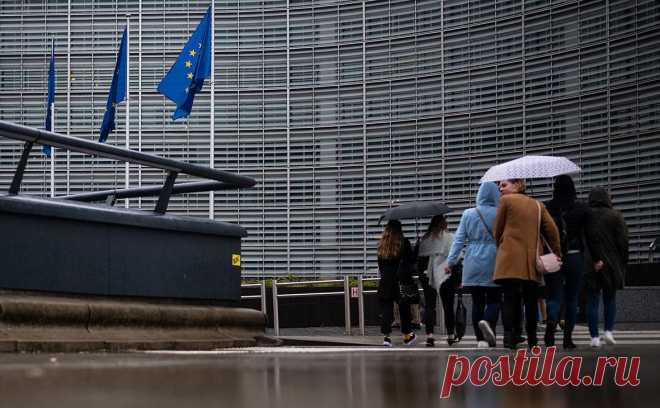Sky News узнал об условии смягчения санкций ЕС против России. В Европейском союзе оценивают возможность постепенного смягчения санкций против России в случае достижения соглашения о прекращении огня, говорят источники Sky News.