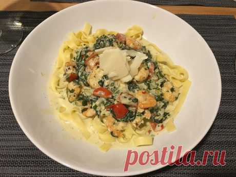 Pasta mit Scampi und Spinat - aus dem Wok. Über 62 Bewertungen und für mega befunden. Mit ► Portionsrechner ► Kochbuch ► Video-Tipps!