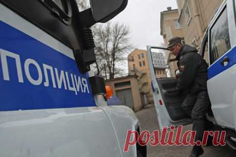 В селе под Петербургом обнаружили полторы тонны метамфетамина. В селе Тосненского района Ленинградской области сотрудники полиции обнаружили тайник, в котором хранилось более полутора тонн метамфетамина. Установить местонахождение крупной партии наркотика полицейским удалось после того, как был задержан предполагаемый сбытчик психостимулятора.