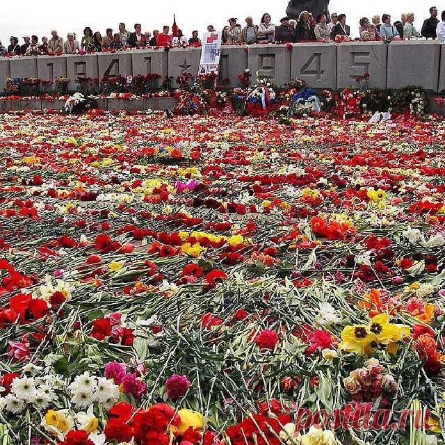 РОССИЯ СВОИХ НИКОГДА НЕ БРОСАЕТ. ПРИСОЕДИНЯЙТЕСЬ