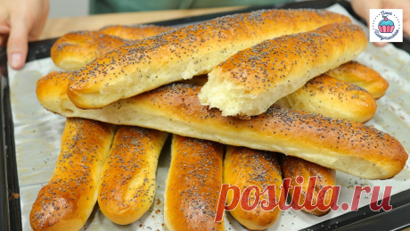 Булочки "Пальчики с маком" из самого простого теста! Очень вкусные, воздушные булочки! 480...500 г муки250 мл молока60 мл растительного масла20 г прессованных дрожжей (или 7 г сухих)60 г сахара6 г соли+ 1 яйцо, 1 ч.л. сахара и 1/2 ст.л. молока для смазывания булочек+ мак для посыпкиВыпекать булочки нужно при 200°С - 20...25 минут.