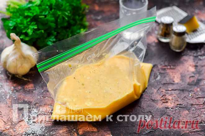 Рецепт нежнейшего омлета, который больше напоминает сырное суфле, чем привычное блюдо из яиц  👌
Ингредиенты:
- 3 яйца - 50 г сыра - соль, перец по вкусу - сливочное масло для жарки
Приготовление:
1. Яйца разбить в глубокую емкость, добавить соль и перец по вкусу, взбить венчиком или вилкой.
2. Сковороду поставить на огонь, добавить сливочное масло, дать ему растопиться.
3. Влить яичную смесь, накрыть крышкой и жарить до готовности.
4. Когда омлет начнет подниматься, аккуратно перевернуть его н…