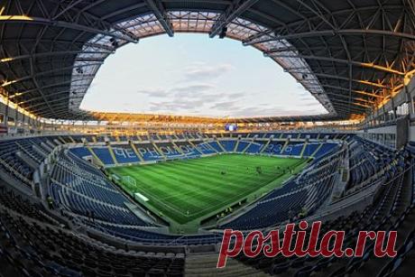 В Одессе дерусифицировали вывеску на стадионе «Черноморец». В Одессе дерусифицировали главную вывеску на стадионе «Черноморец». Отмечается, что выполненную на русском языке табличку заменили на украиноязычный аналог. До этого сообщалось, что в рамках дерусификации «Одесский хлебозавод № 4» решил переименовать батон Потемкинский в Гетманский.