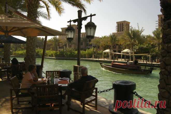 Ресторанчик на улице в Madinat Jumeirah