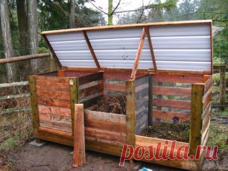 Как приготовить хороший компост 
Для приготовления хорошего компоста рассыпчатой мелкокомковатой структуры компостную кучу закладывают так, чтобы, не превращаясь в груду гниющих отбросов, она обеспечивала быстрейшее разложение органических веществ. Интенсивное разложение исходных веществ под действием бактерий и грибов возможно лишь при наличии воздуха, влаги и азота. Воздух поступает через основание и боковые стенки кучи. 
При появлении признаков подсыхания массу увлажняют с помощью лейки или