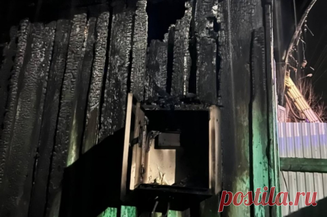 Женщина и двое детей погибли при пожаре в частном доме в Бурятии. Уголовное дело возбуждено по факту причинения смерти по неосторожности двум и более лицам.