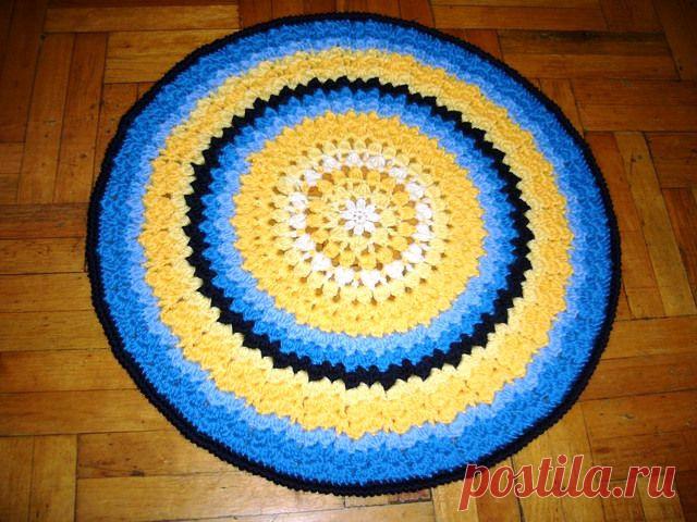 КРУГЛЫЙ КОВРИК.